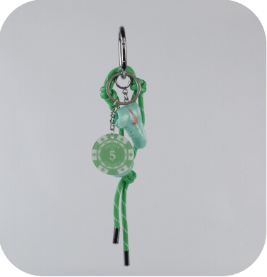 trendy shoe pendant—2