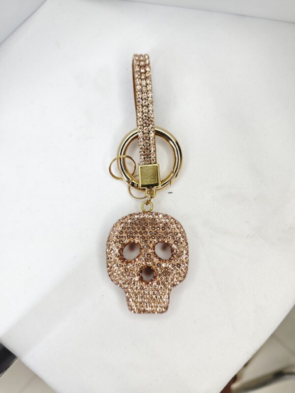 Full diamond skull pendant
