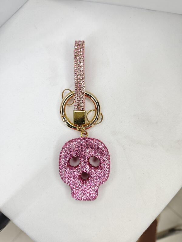 Full diamond skull pendant
